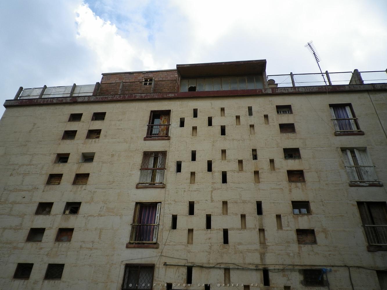 375 4 em etage ou habitait la famille ALEMAN GISELE ma fiancee en 1961 - Copie.JPG